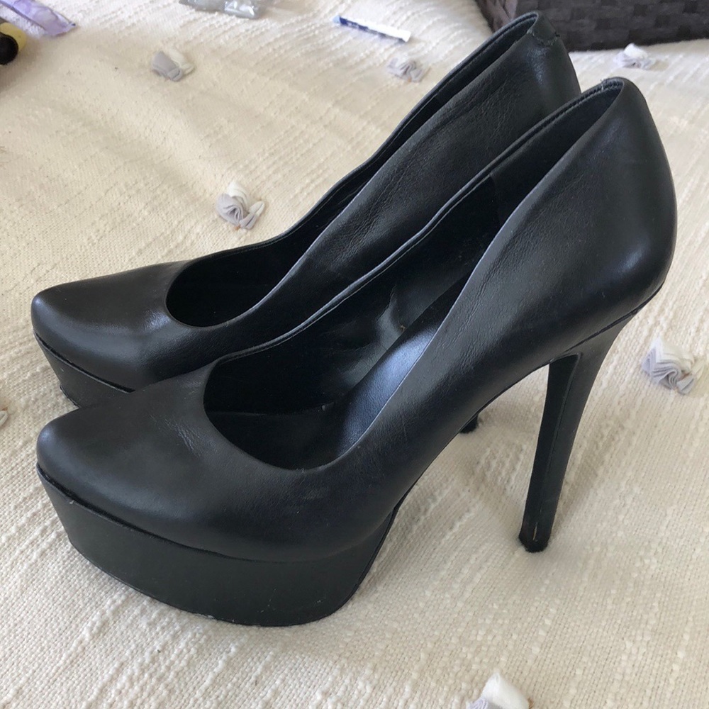 Black leather JESSICA SIMPSON heels/pumps size: 8